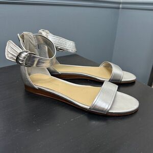 Marc Fisher FEBI Flat Sandal Silver Buckle Closure Leather Upper Size 8 Medium